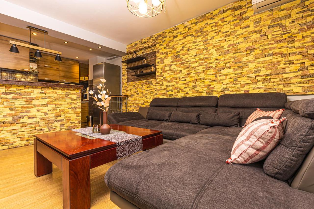 1Bd Flat With A Garage - 5 Mins To The City Centre Lejlighed Plovdiv Eksteriør billede