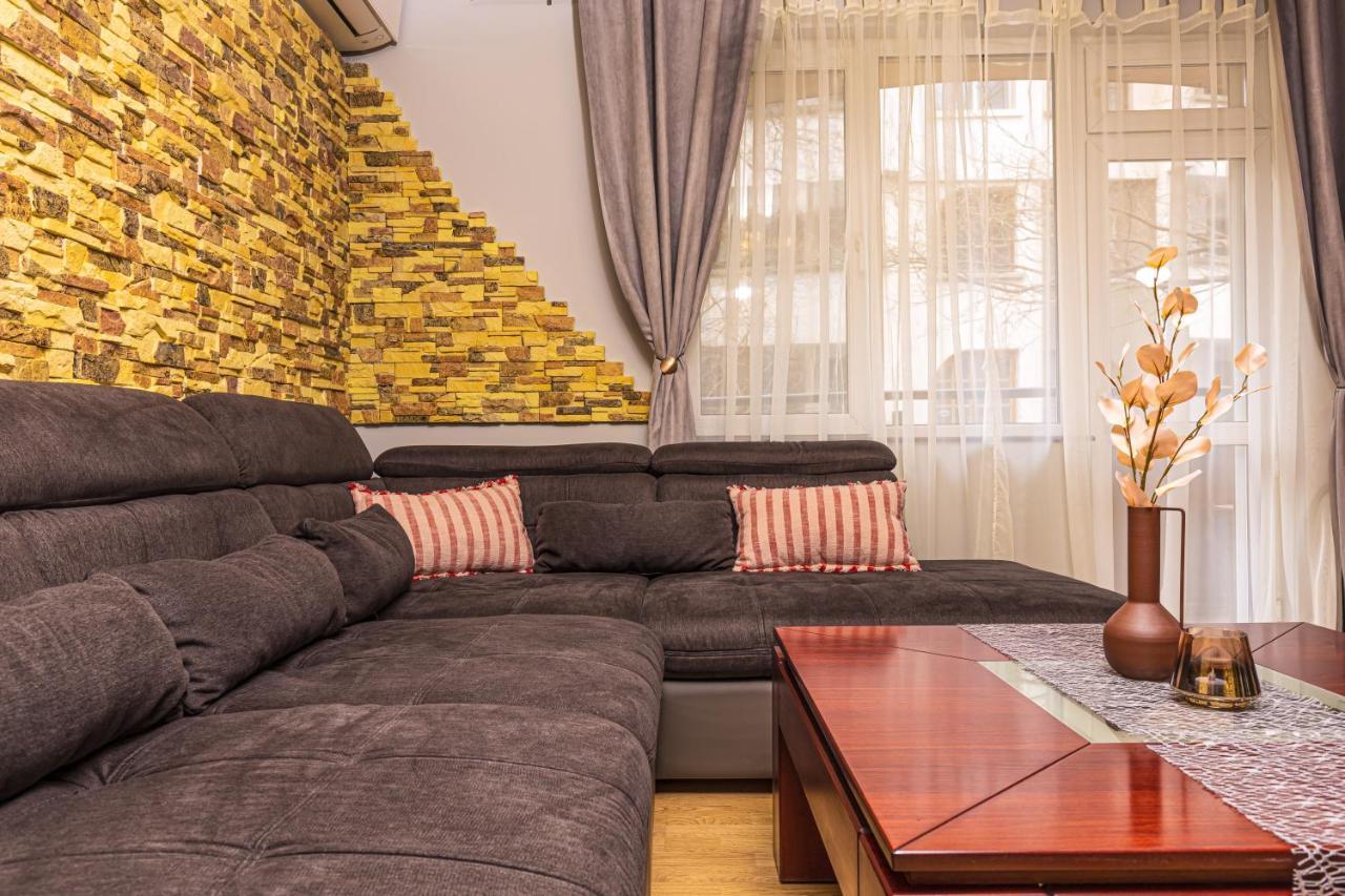 1Bd Flat With A Garage - 5 Mins To The City Centre Lejlighed Plovdiv Eksteriør billede